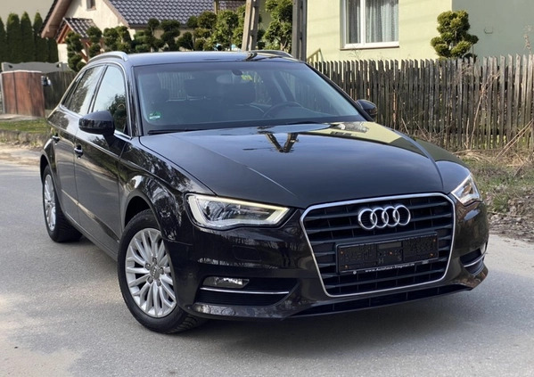 Audi A3 cena 48900 przebieg: 211000, rok produkcji 2013 z Poręba małe 254